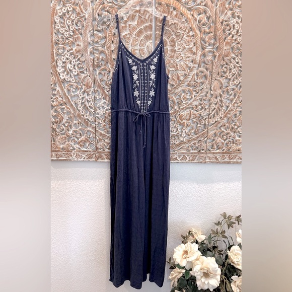 Knox Rose Boho Chic Navy Blue w/ White Floral Embroidery V-Neck Comfy Jumpsuit - Picture 3 of 15